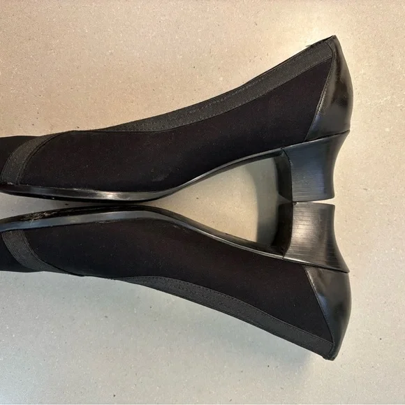 MUNRO American Low Heel Pumps in Black with Criss Cross Elastic Slip On Size 10 - Picture 13 of 14